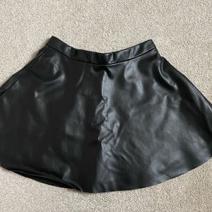H & M black leather skirt